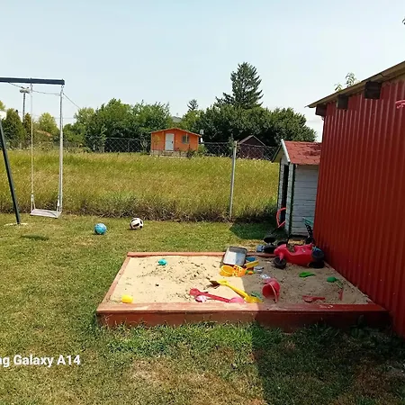 Koetel Utcai Vendeghaz 度假居 *