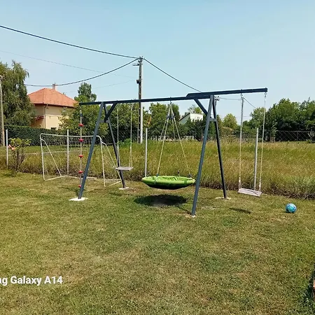 Koetel Utcai Vendeghaz Vakantiehuis Balatonkeresztúr