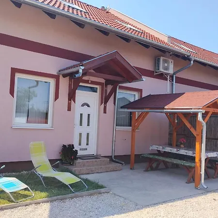 Ferienhaus Koetel Utcai Vendeghaz